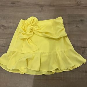DO + BE YELLOW SKIRT WITH BOW